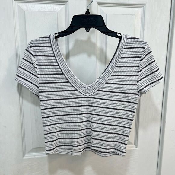 Me to We Grey & White Striped Crop Tee - Picture 8 of 8